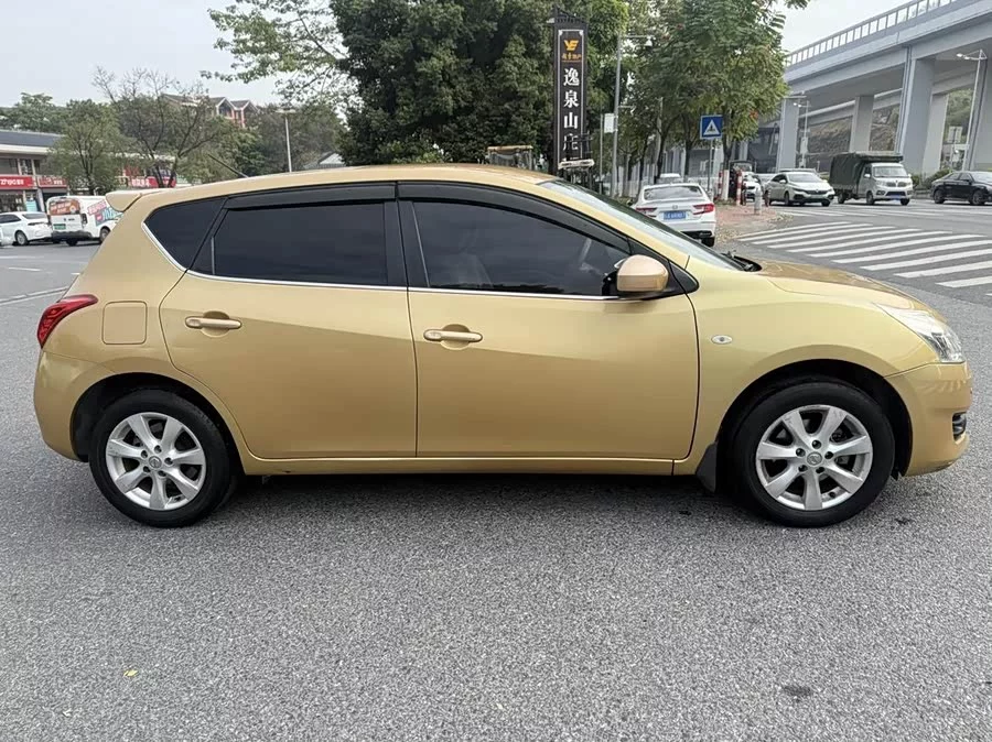 Nissan Tiida