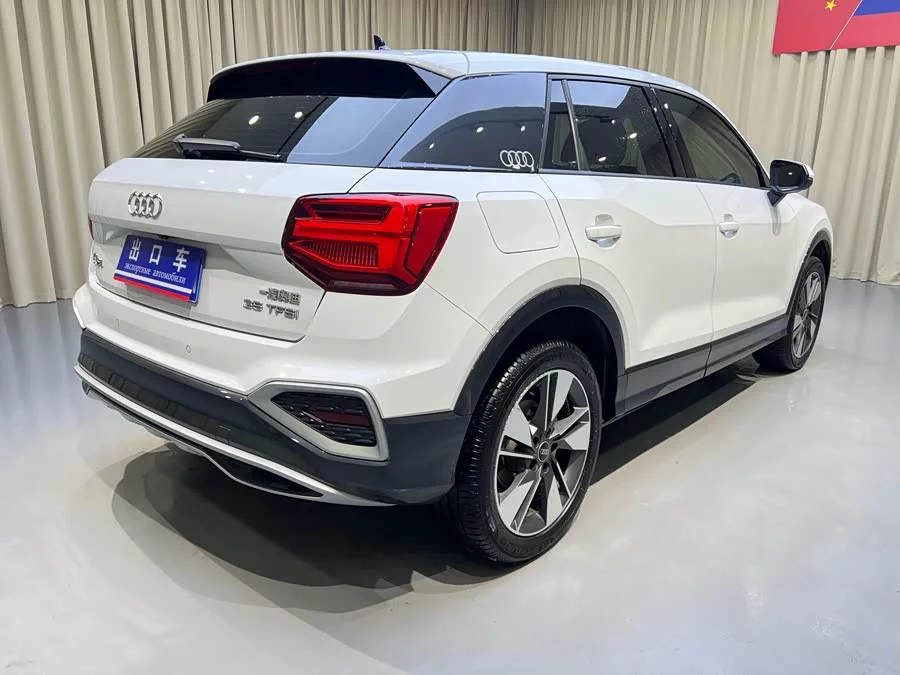 Audi Q2L
