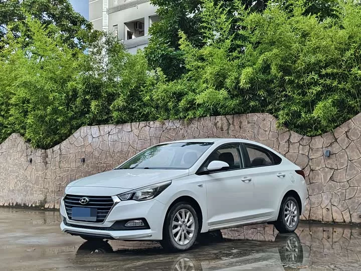 Hyundai Accept