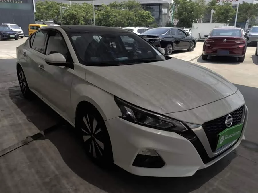 Nissan Teana