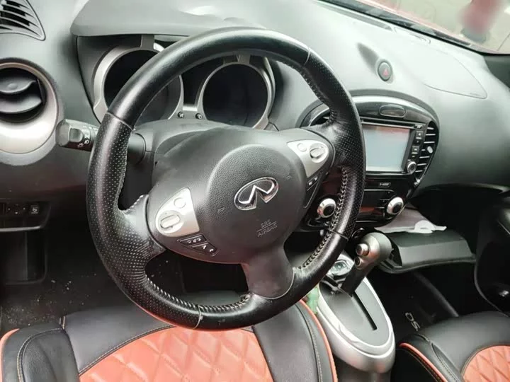 Infiniti ESQ