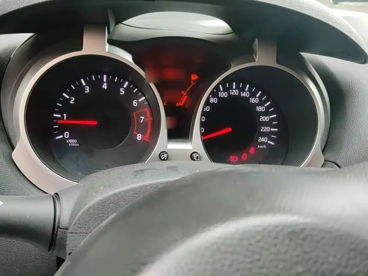 Infiniti ESQ