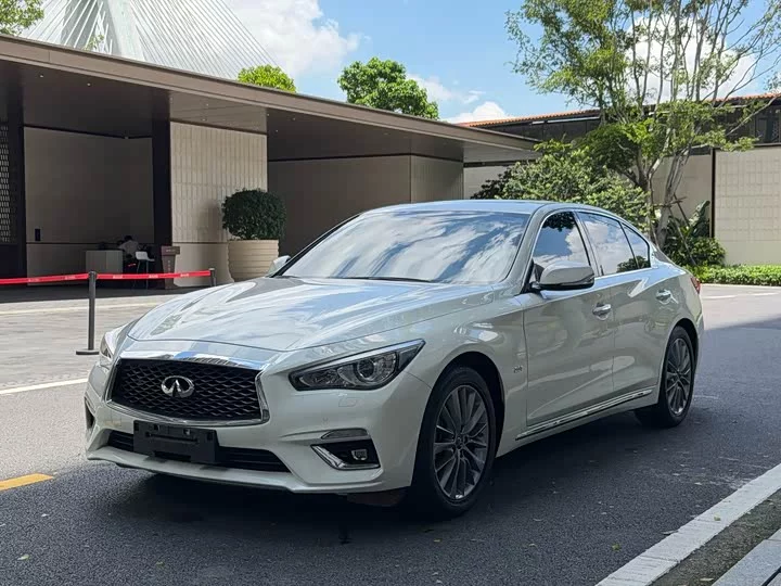 Infiniti Q50L