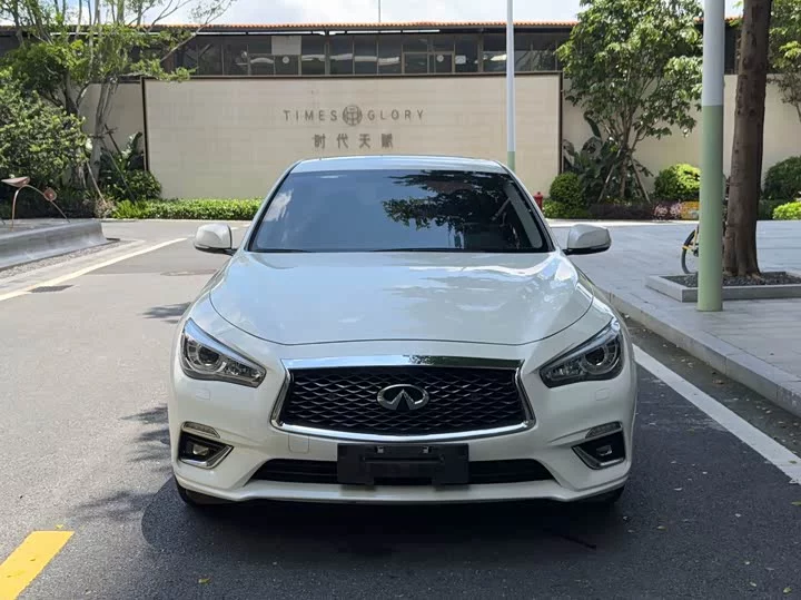 Infiniti Q50L