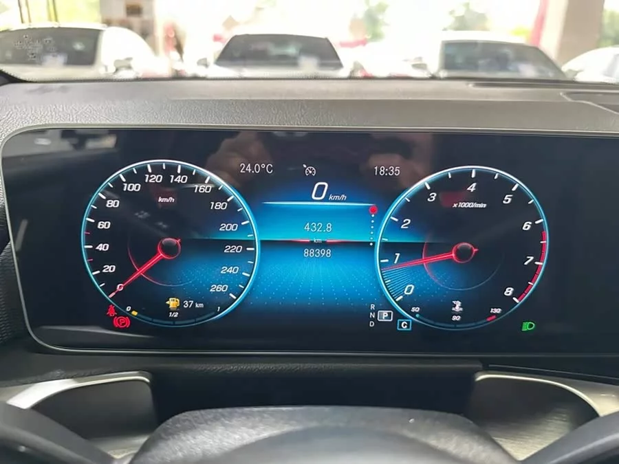 Mercedes Benz GLB