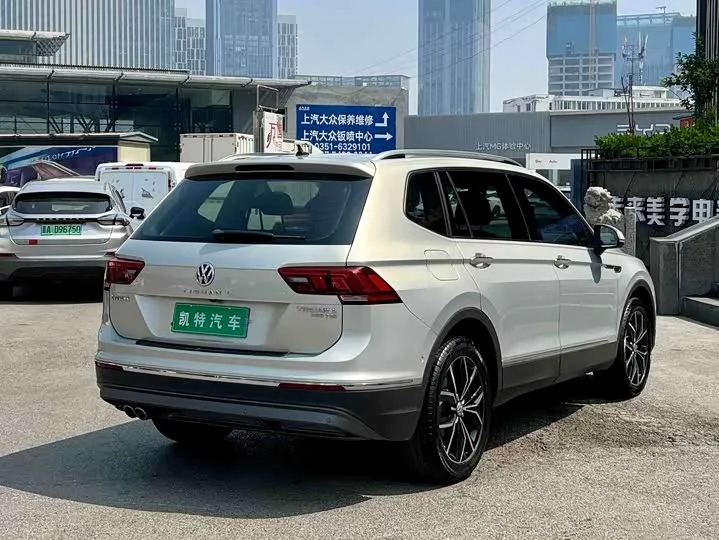 Volkswagen Tiguan L