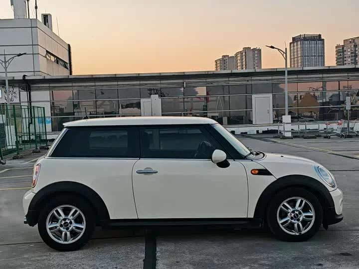 MINI 
