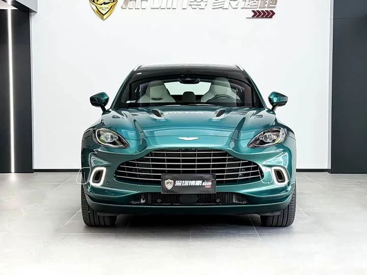 Aston Martin DBX