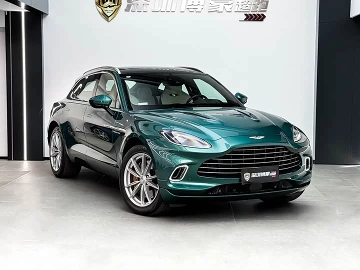 Aston Martin DBX
