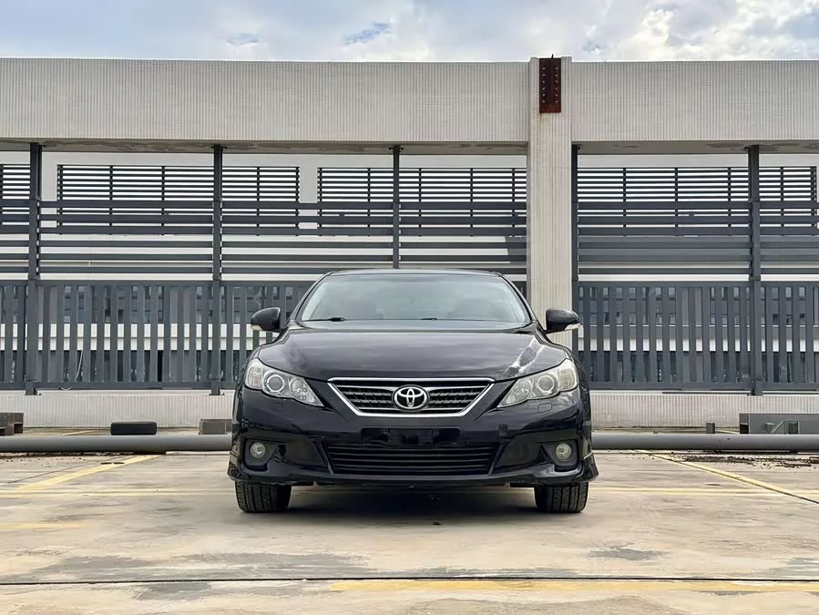 Toyota Reiz