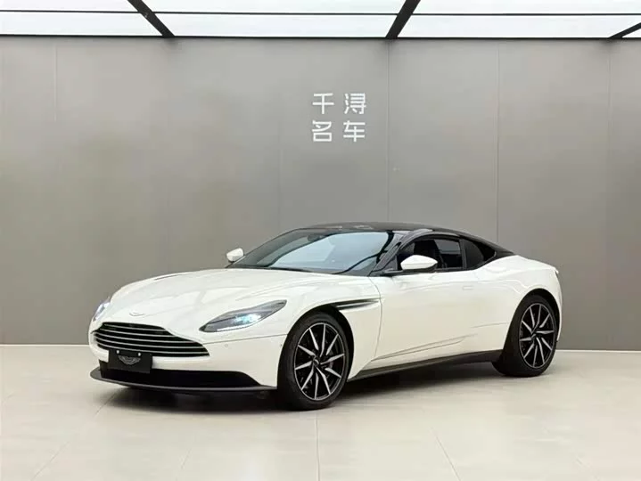 Aston Martin DB11