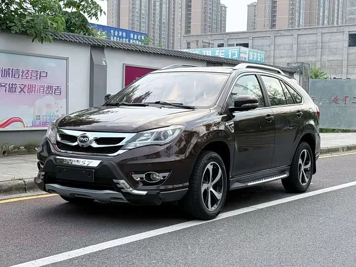 BYD S7