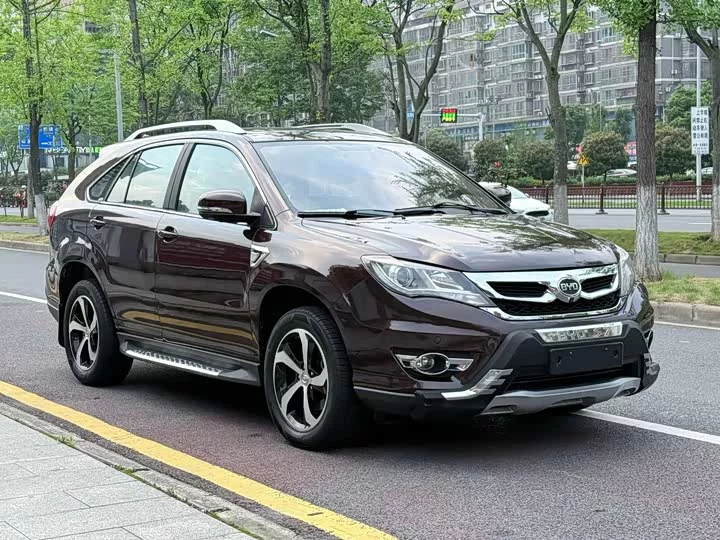BYD S7