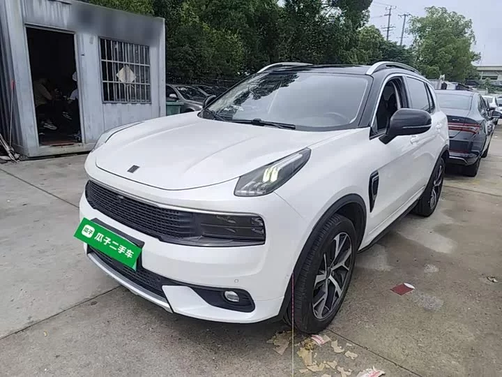 Lynk & Co 01 EM-P