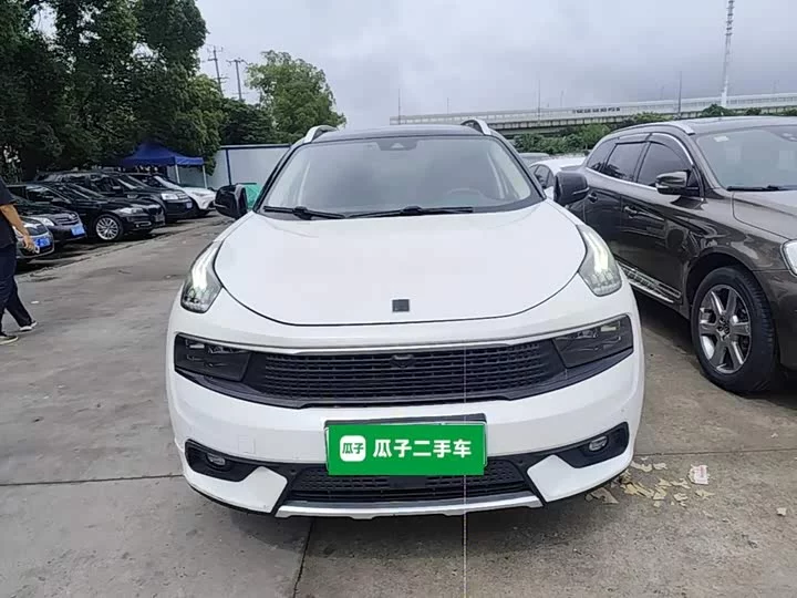 Lynk & Co 01 EM-P