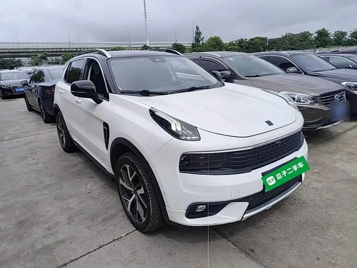 Lynk & Co 01 EM-P