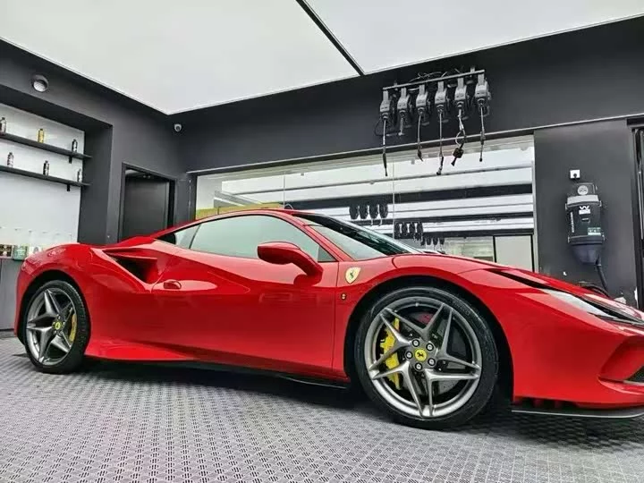 ferrari F8