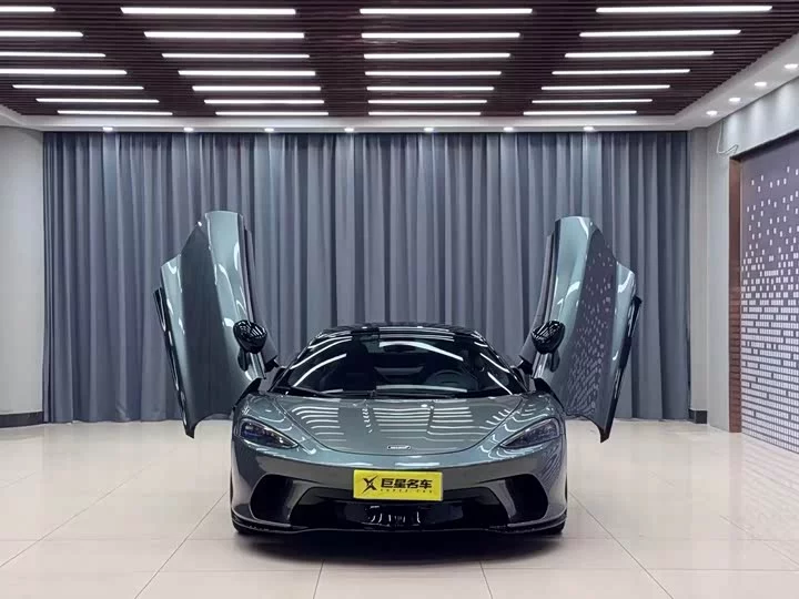 McLaren GT