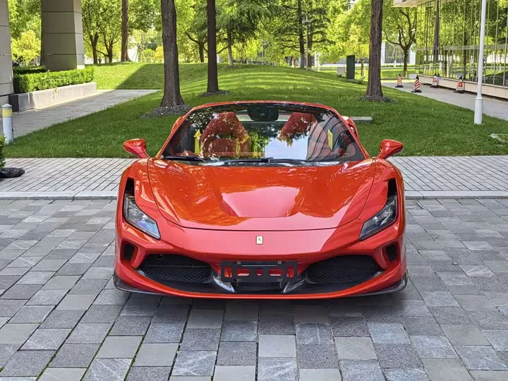 ferrari F8