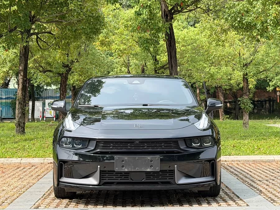 Lynk & Co 03