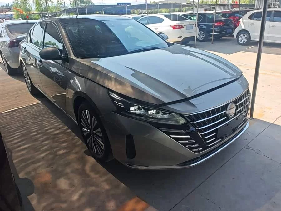 Nissan Teana