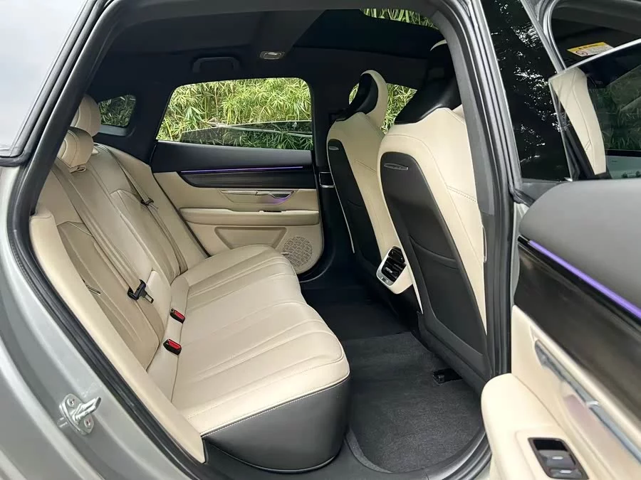 Xpeng P7