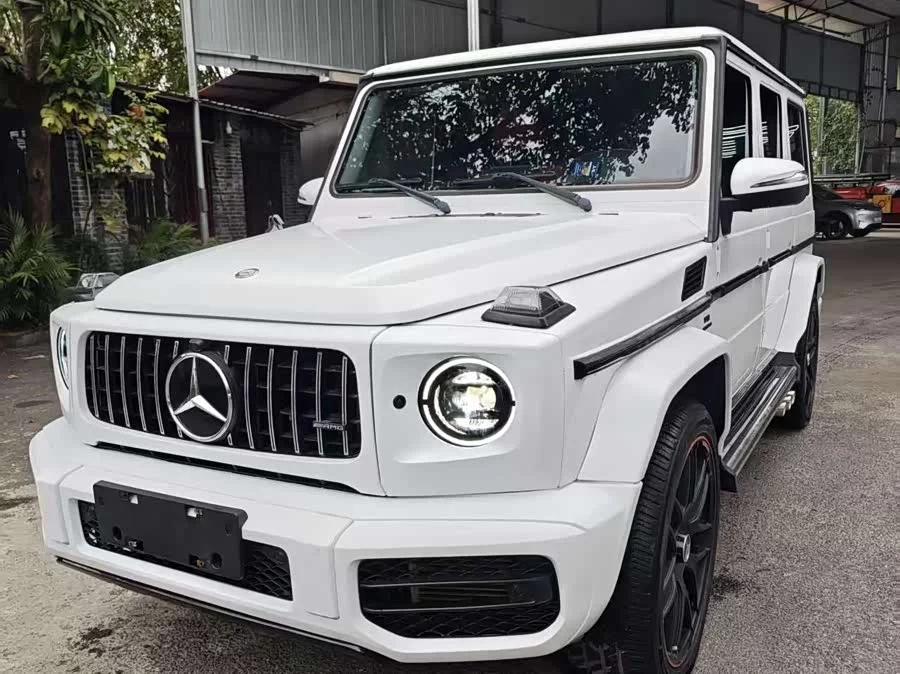 Mercedes Benz G-rated