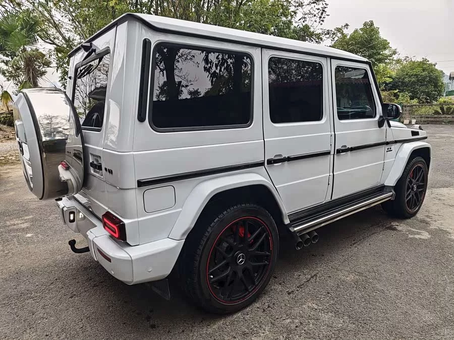Mercedes Benz G-rated