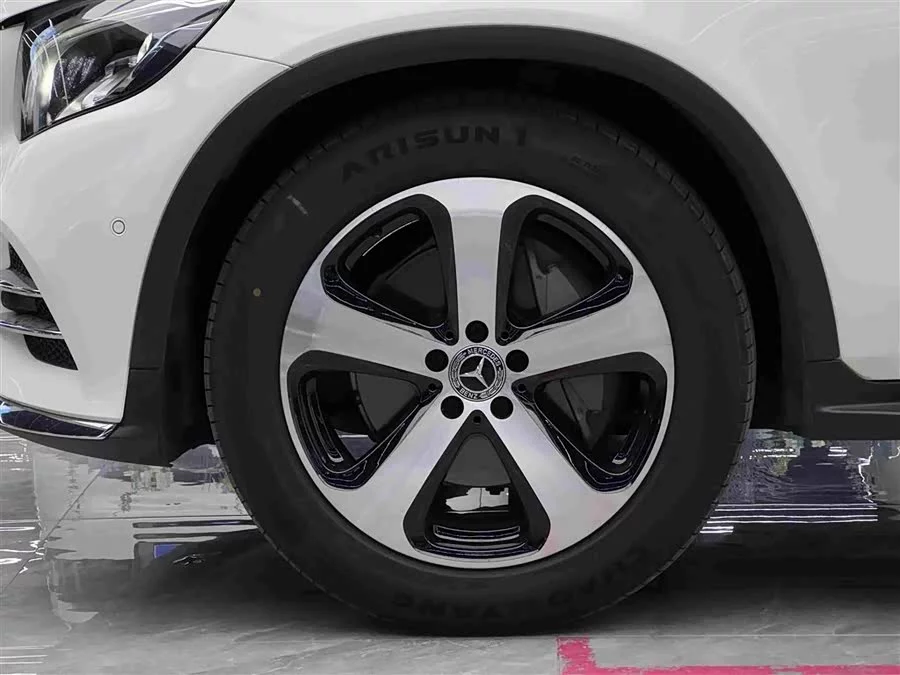 Mercedes Benz GLC