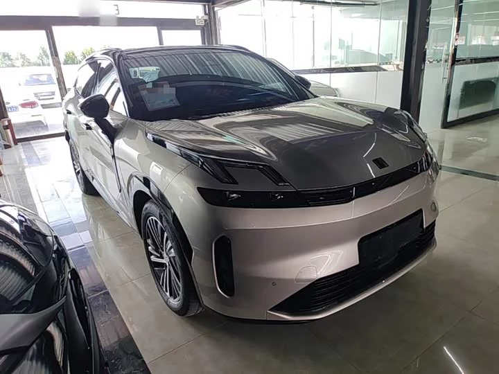 Lynk & Co 08 EM-P