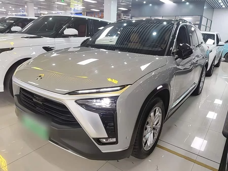NIO ES8