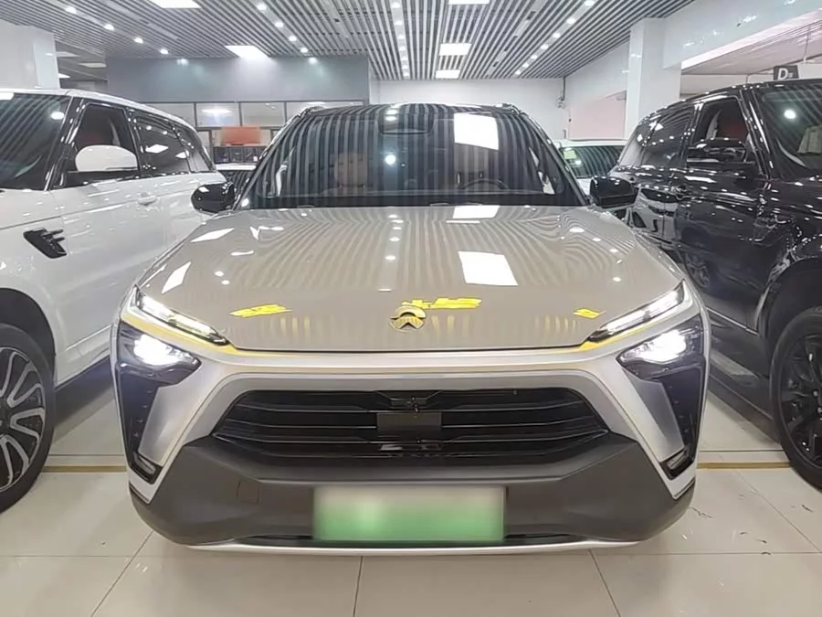 NIO ES8