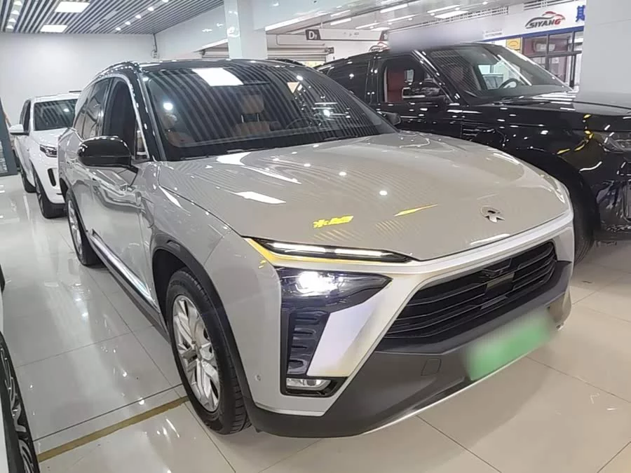 NIO ES8