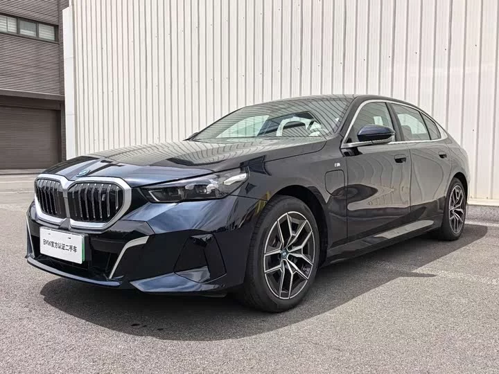BMW i5