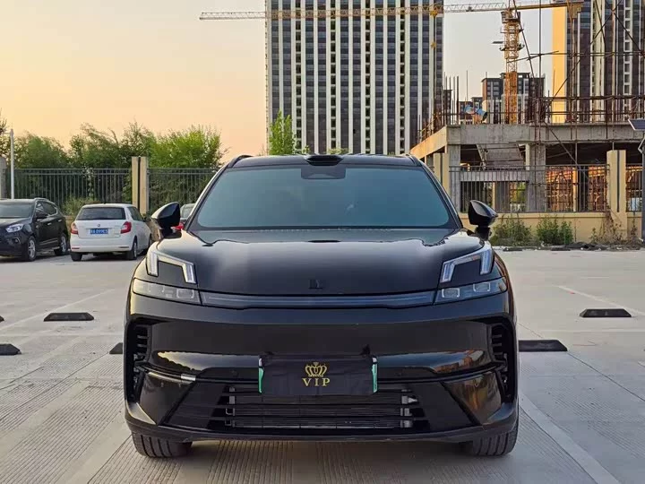 Lynk & Co 08 EM-P