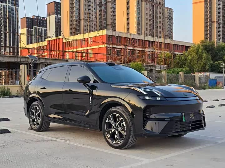 Lynk & Co 08 EM-P