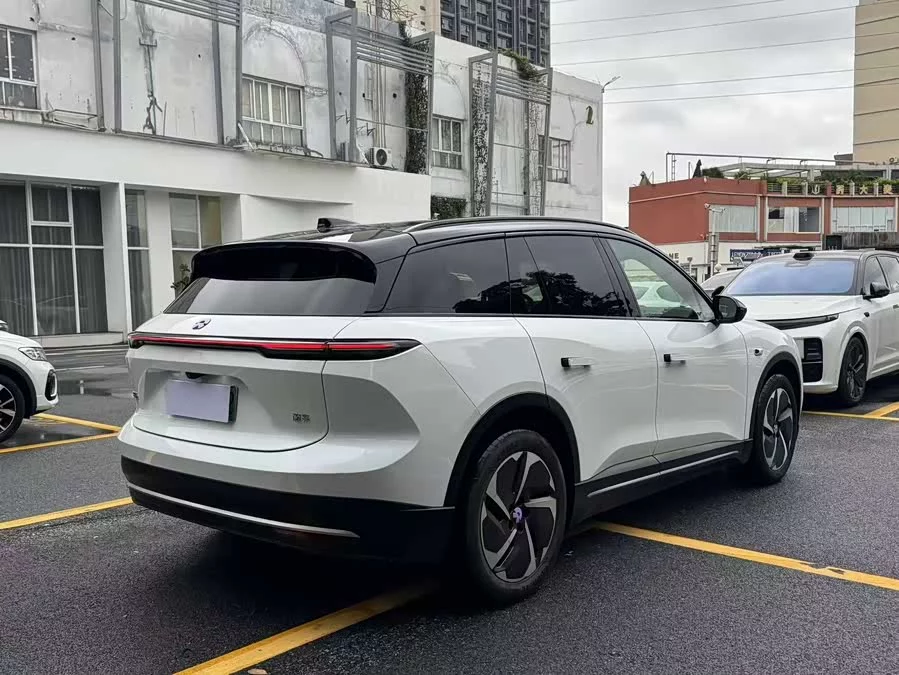 NIO ES6