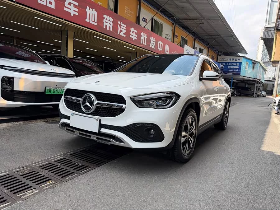 Mercedes Benz GLA