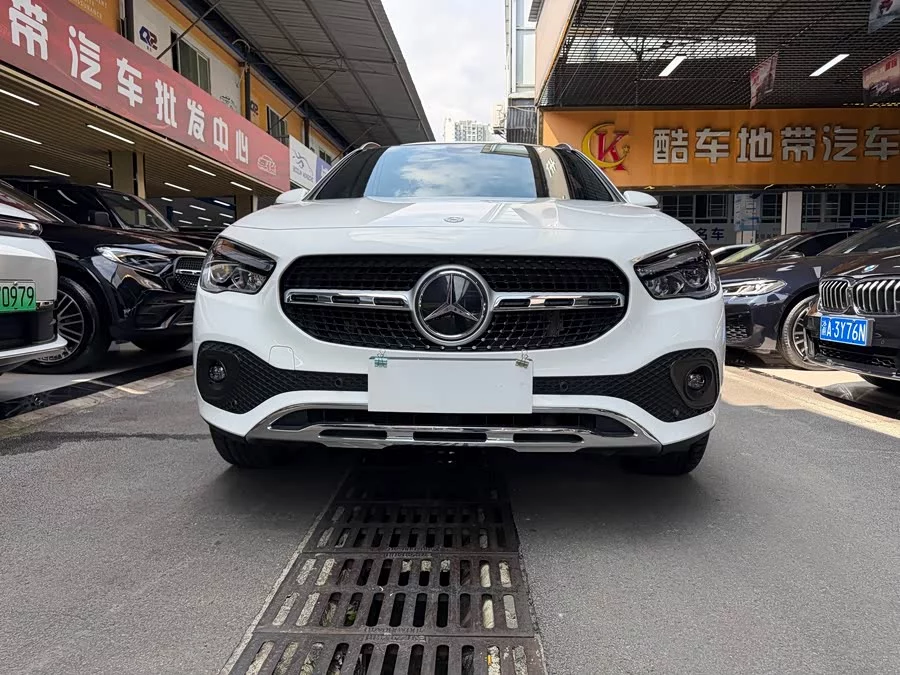 Mercedes Benz GLA