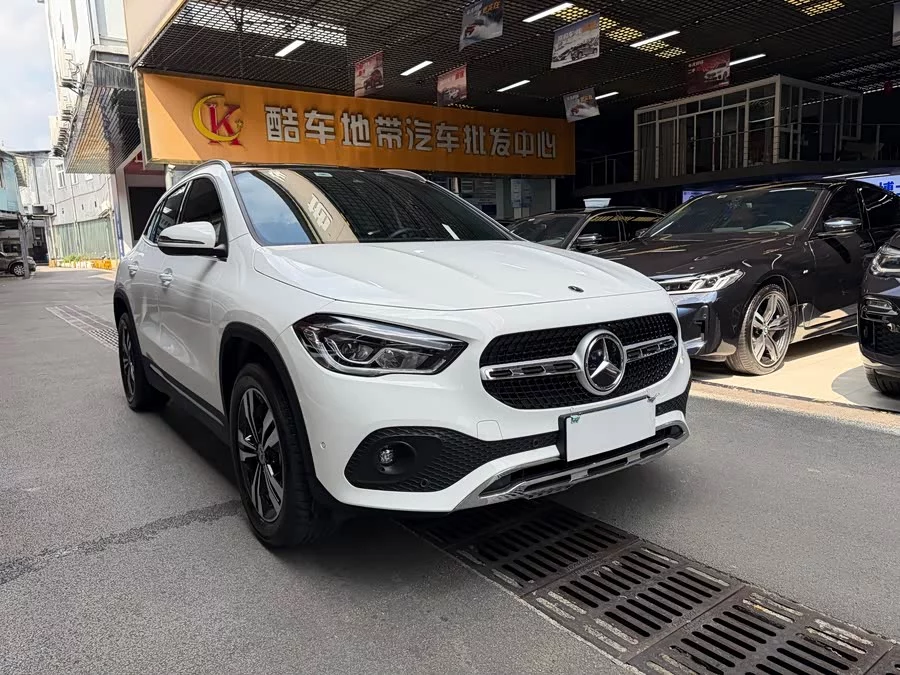 Mercedes Benz GLA