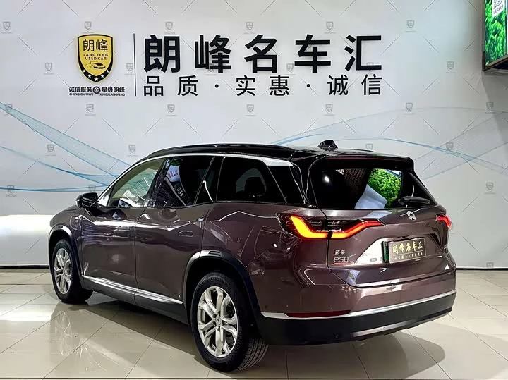 NIO ES8