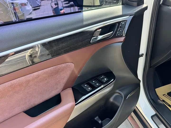 GAC Trumpchi GS8