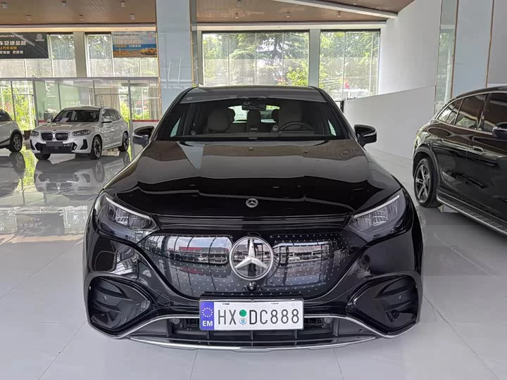 Mercedes-Benz EQE SUV