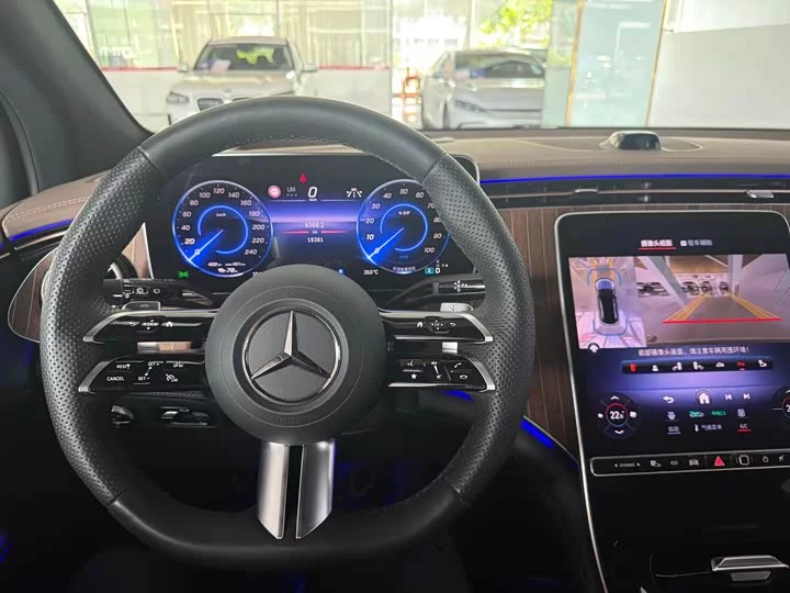 Mercedes-Benz EQE SUV