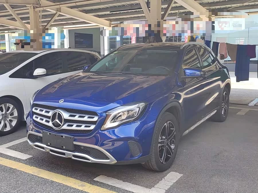 Mercedes Benz GLA