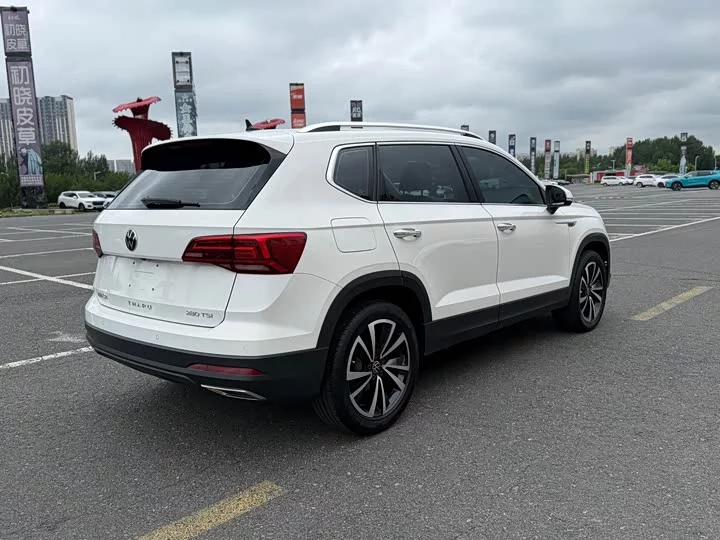 Volkswagen Tharu