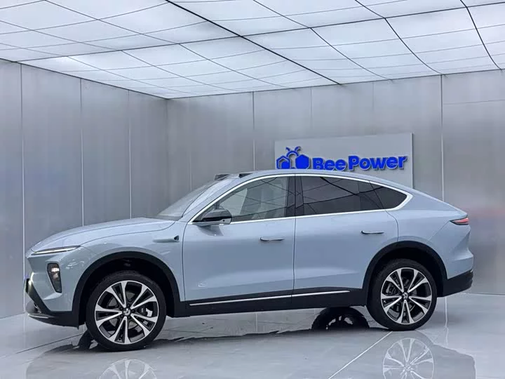 NIO EC7