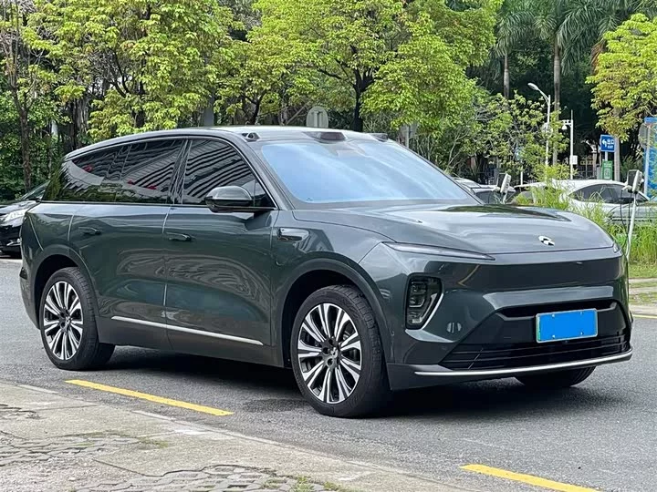 NIO ES8