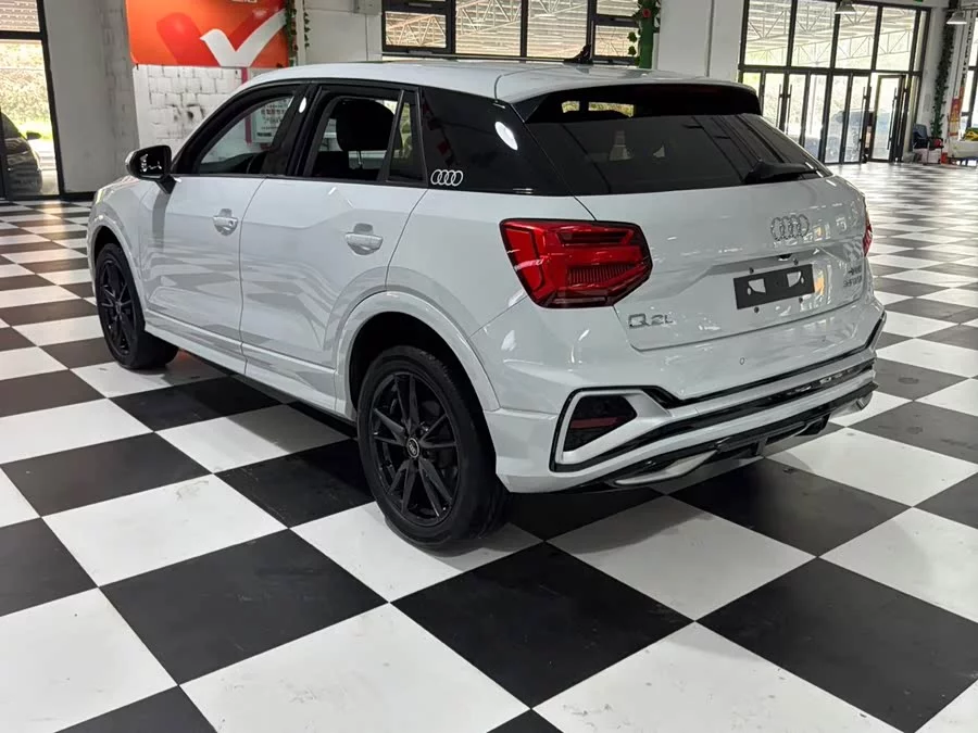Audi Q2L
