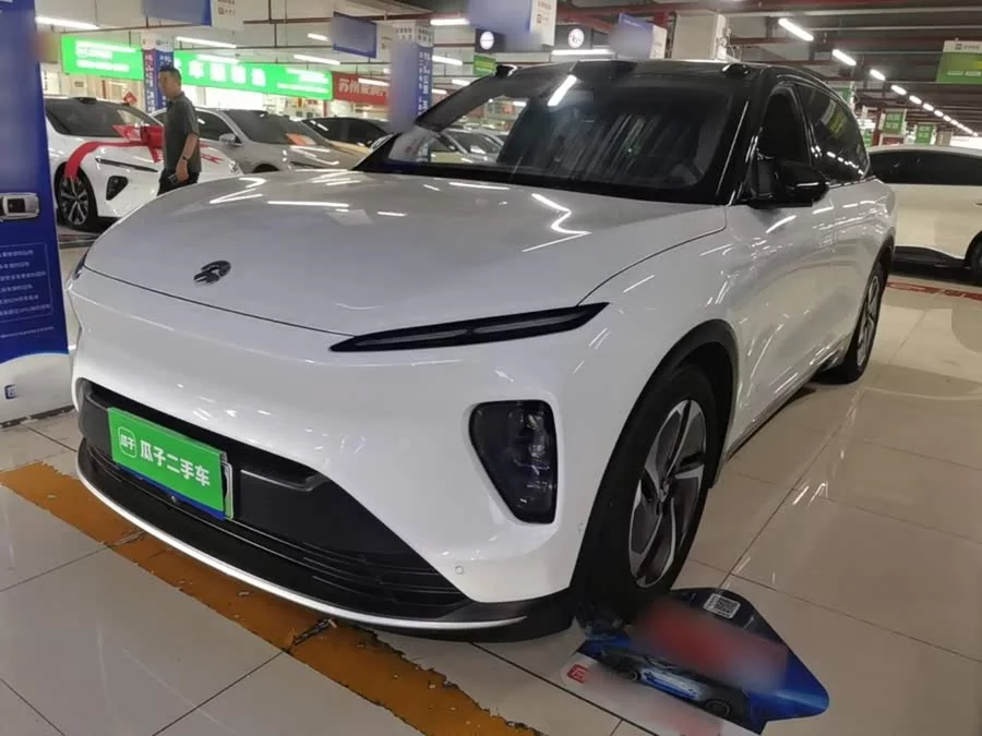 NIO ES8
